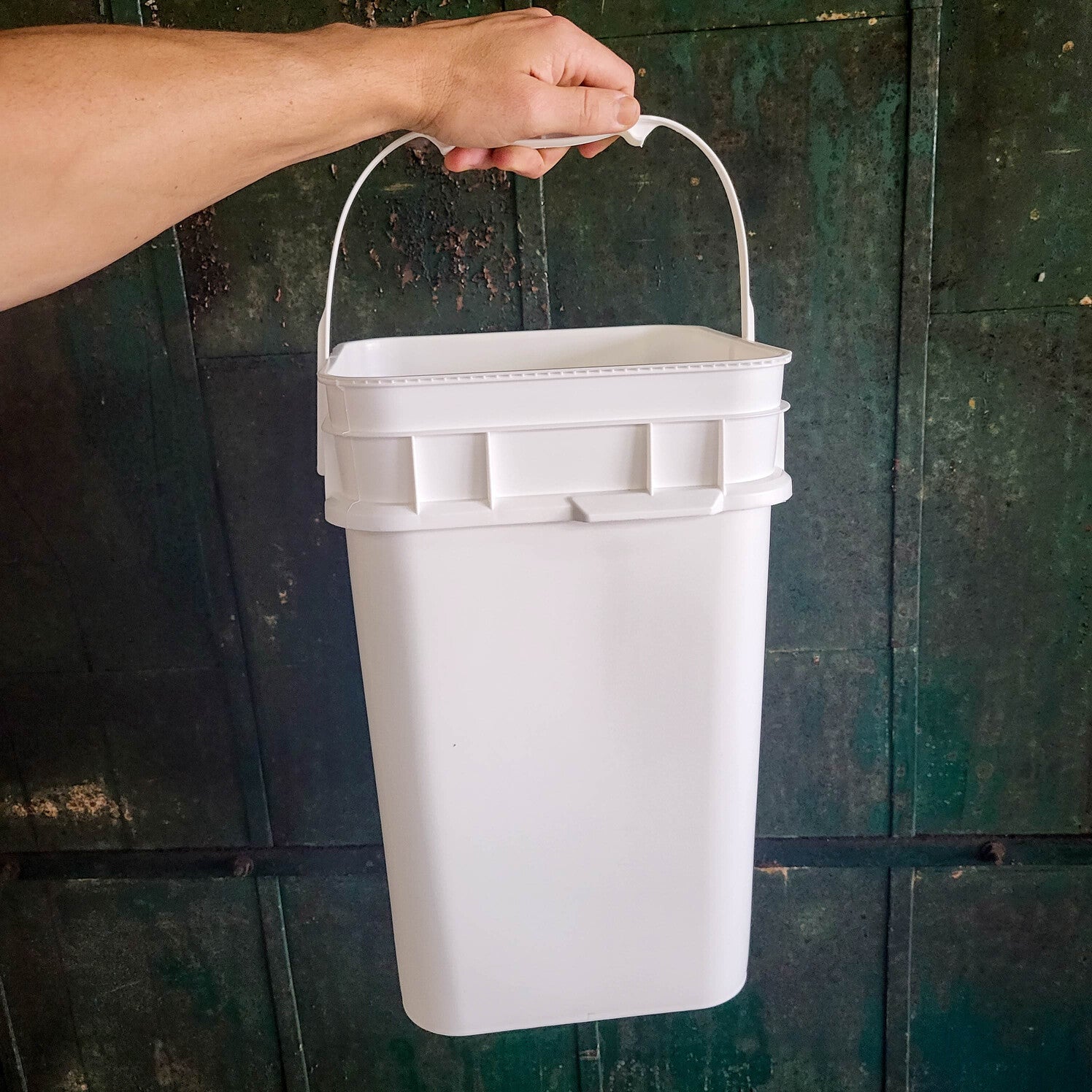 Grey Food Grade Plastic 5 Gallon Square Bucket with Lid - China Plastic  Bucket, 8 Gallon Plastic Bucket