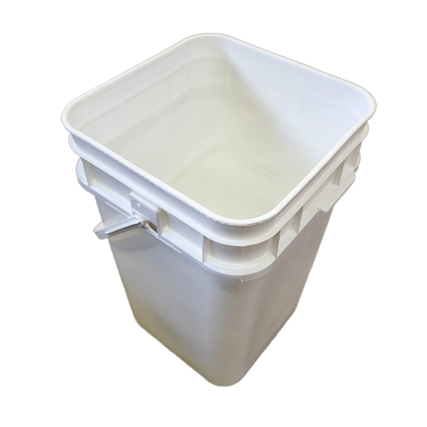 Square pail with shop lid